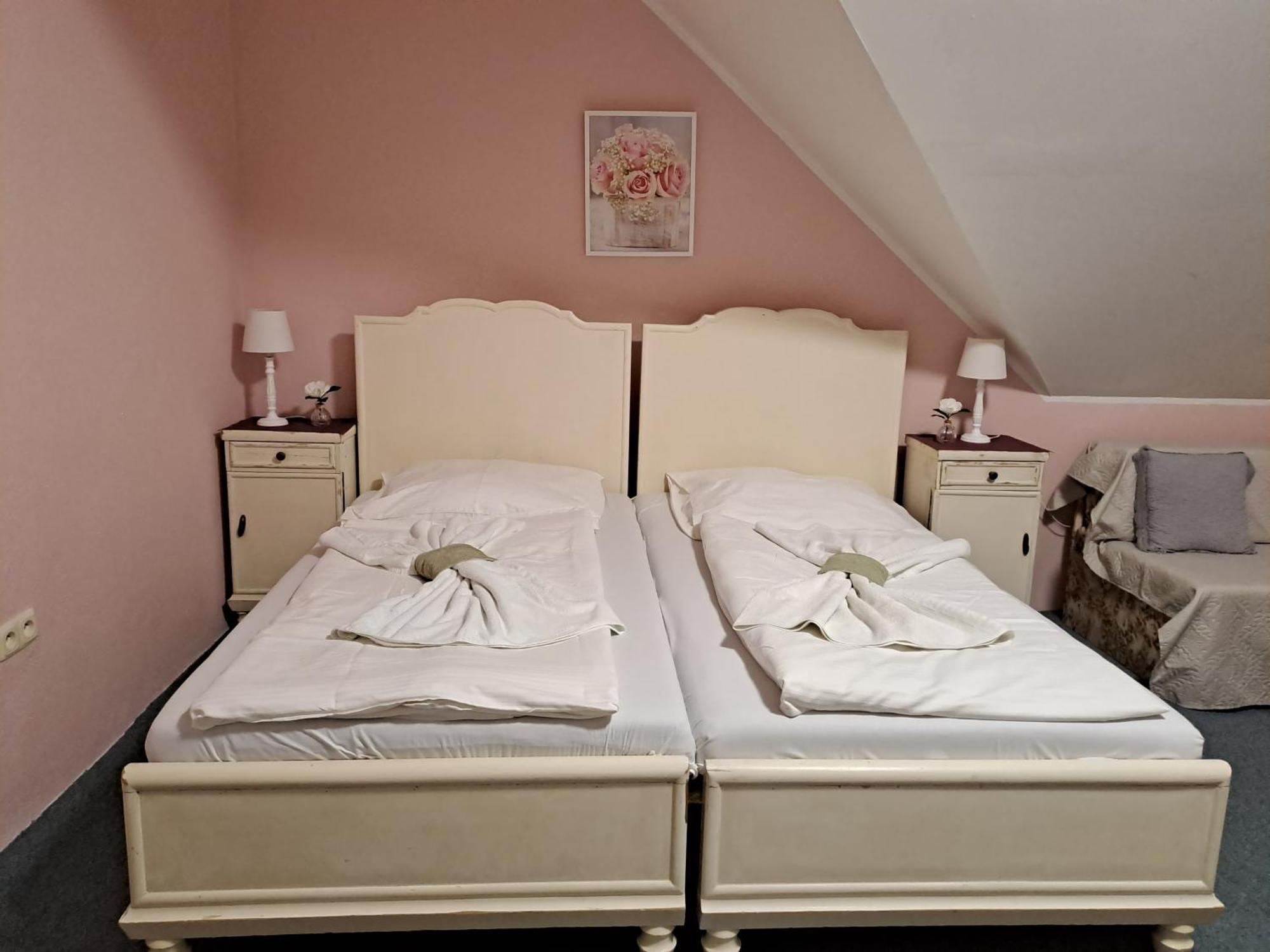 Hotel Kamenny Vrch Chomutov Quarto foto